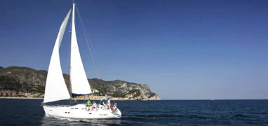 45' Beneteau Sailboat Charter